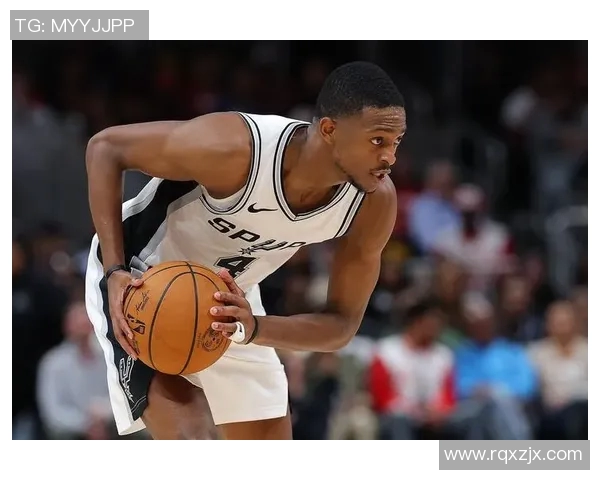 凯德坎宁安如何在NBA赛场上展现出超凡的领导力与潜力